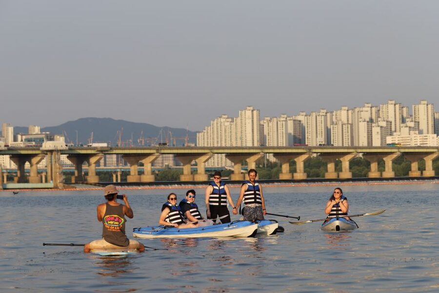 Seoul: Stand Up Paddle Board (SUP) & Kayak in Han River - Should you book this Han River SUP and Kayak tour?