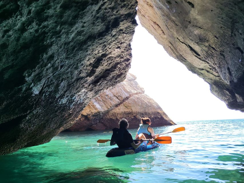 Sesimbra: Arrabida Natural Park & Caves Guided Kayaking Tour - Guides in the spotlight: the fun, the facts, and the safety check