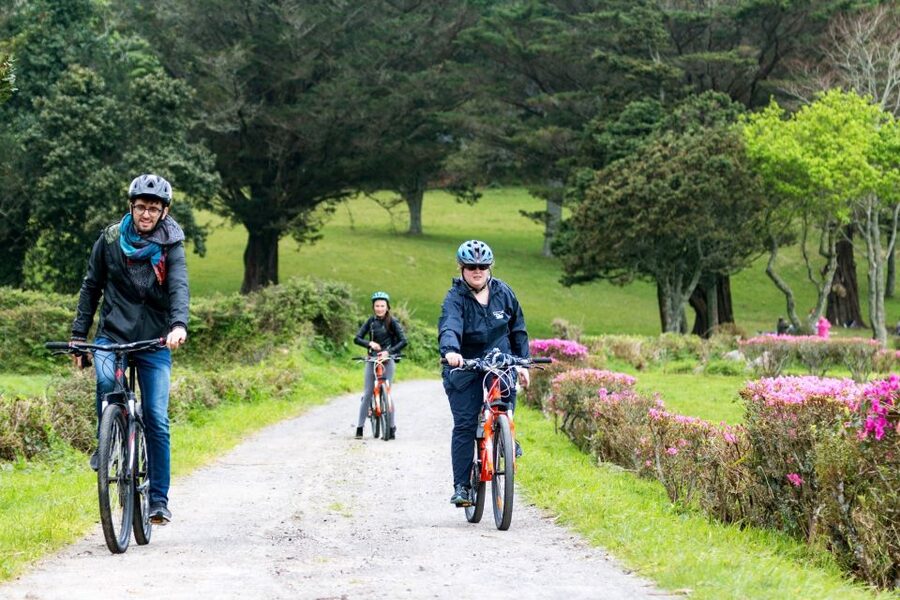 Sete Cidades: Kayaking and Biking Adventure - Getting geared up at the Green Love lakeshore activity center