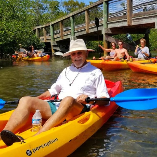 Siesta Key: Mangrove Kayak or Paddleboard Tour - From intercoastal canal to Bay: the route that keeps your eyes busy