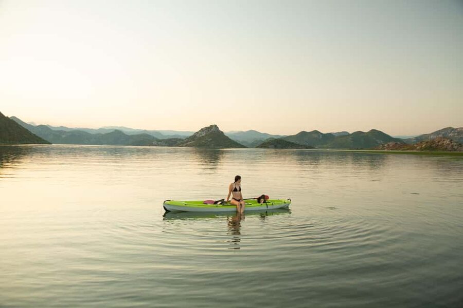 Skadar Lake: Individual Kayaking, hidden canals and swimming - Boat Milica to the First Canals: Safety Briefing and Your Water-Lily Start