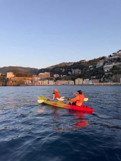 Sorrento: kayak small group tour to Bagni Regina Giovanna - The 2-hour plan: paddling, safety, photos, then a real swim
