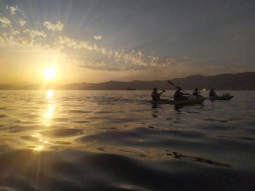 Split: Guided Sunset Sea Kayaking & Snorkeling Tour - Entering the Water at Bene Beach: your first strokes and safety basics