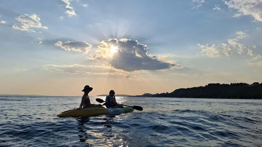 Split: Sunset Guided Kayaking Tour - Beginner-Friendly Without Being a Fantasy