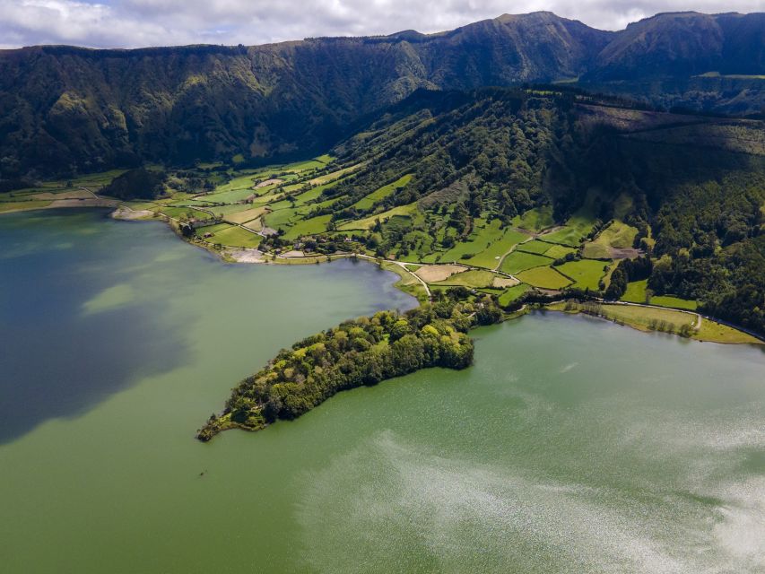 Stand Up Paddle Rental | Sete Cidades - Handling wind and chop: what to do when the lake gets lively