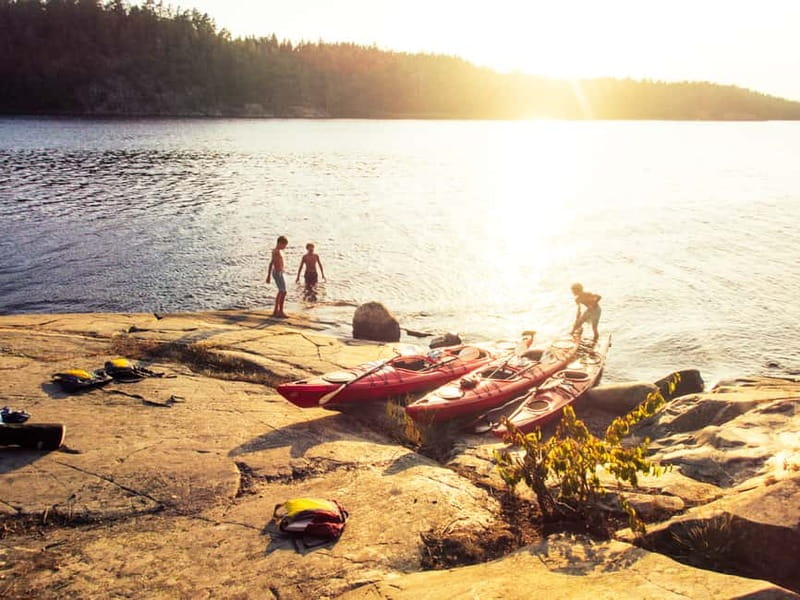 Stockholm: Archipelago Islands Kayak Tour and Outdoor Picnic - Swedish fika on a remote island: the pause that feels truly local