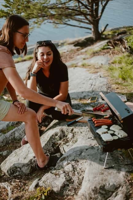 Stockholm: Archipelago Islands Kayak Tour and Outdoor Picnic - Paddling toward Vaxholm: red cottages, photo stops, and wildlife chances