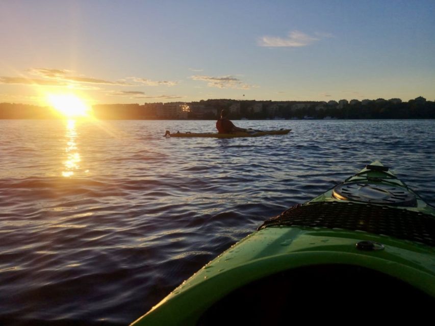 Stockholm: Sunset Kayak Tour in the City + Swedish Fika - Leg one: paddling through historic neighborhoods toward the sunset