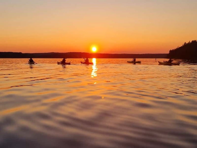 Stockholm: Sunset Kayak Tour on Lake Mälaren with Tea & Cake - Gear check and safety briefing: the unglamorous part that makes it enjoyable