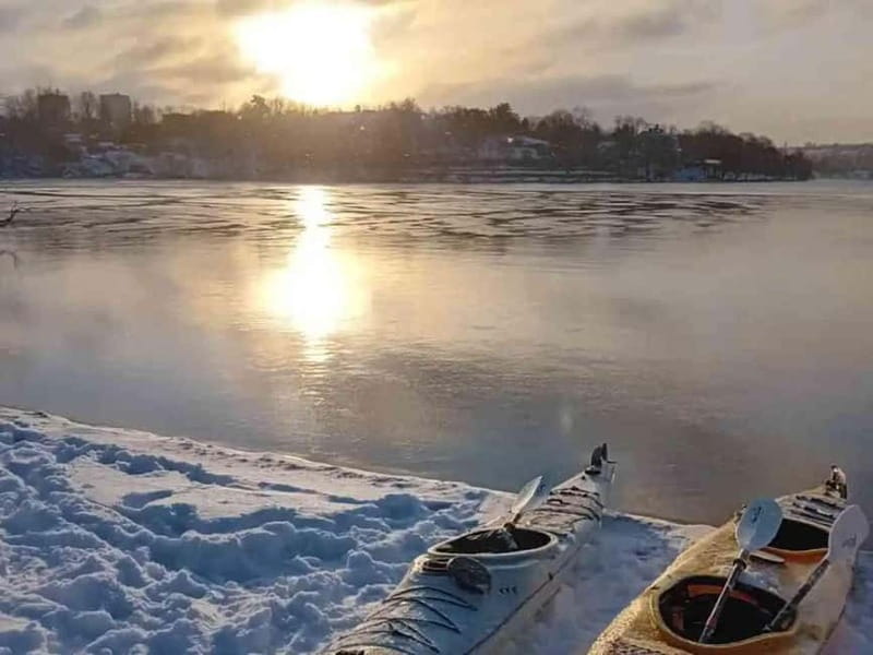 Stockholm: Winter Kayaking Tour through the City Centre - Paddling Comfort, Tandem Kayaks, and What First-Timers Should Expect