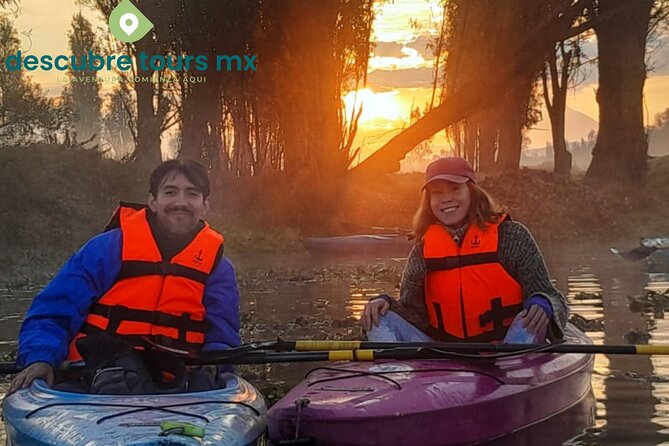 Sunrise Kayak Tour in Xochimilco - Group size and guides: how to set expectations
