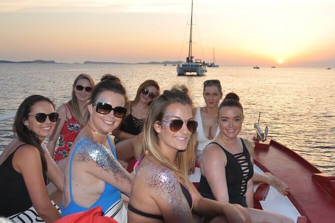 Sunset Beach Tour 3 HS all Inclusive ( Paddle boards , Kayaks & Snorkeling) - Boat Comfort, Music, and the Crew Vibe