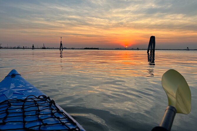 Sunset Kayak Tour in Venice: Discovering the City’s Canals - Small Group Size, Shared Kayaks, and Real Coaching