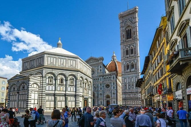 SUP at Ponte Vecchio with a Floating Drink - Florence Paddleboarding - The Uffizi and Santa Trinita stretch: where the river turns cinematic
