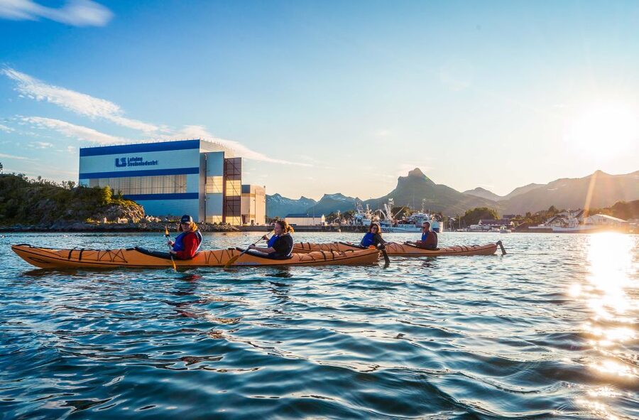 Svolvær: Evening Kayaking Adventure - Paddling along the Lofoten coast: what you’ll really see