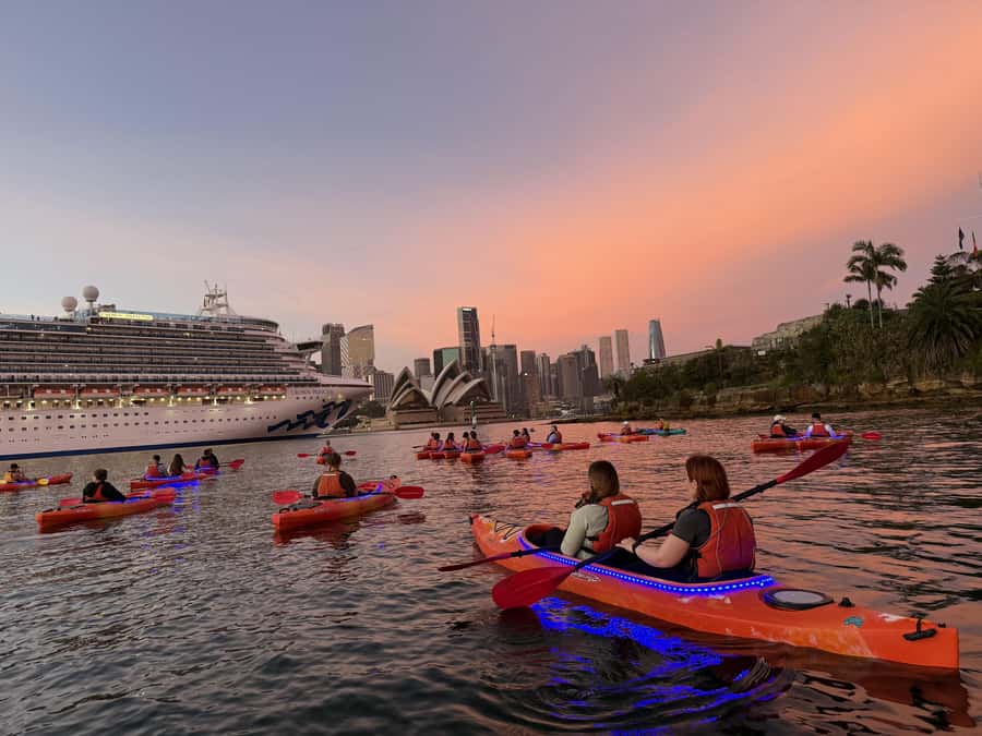 Sydney: Sunrise Kayak, Opera House & Under Harbour Bridge - LED-lit sunrise kayaking in Sydney: why this tour works
