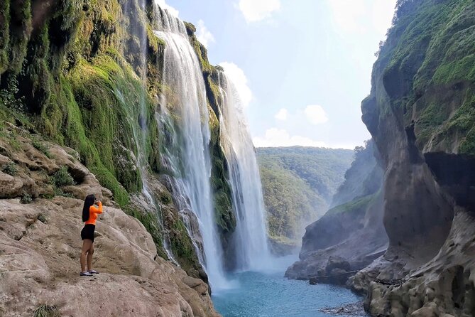 Tamul waterfall and water cave on a wooden canoe - Packing tips for a wet, paddle-first day