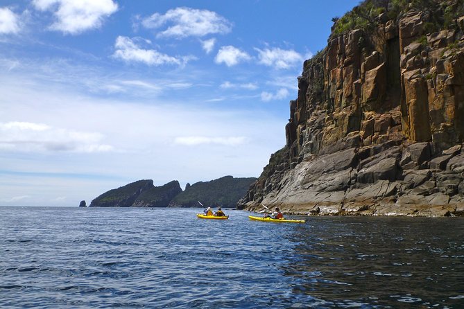 Tasman Peninsula full day kayaking tour - Lunch in a deserted cove: why the break matters