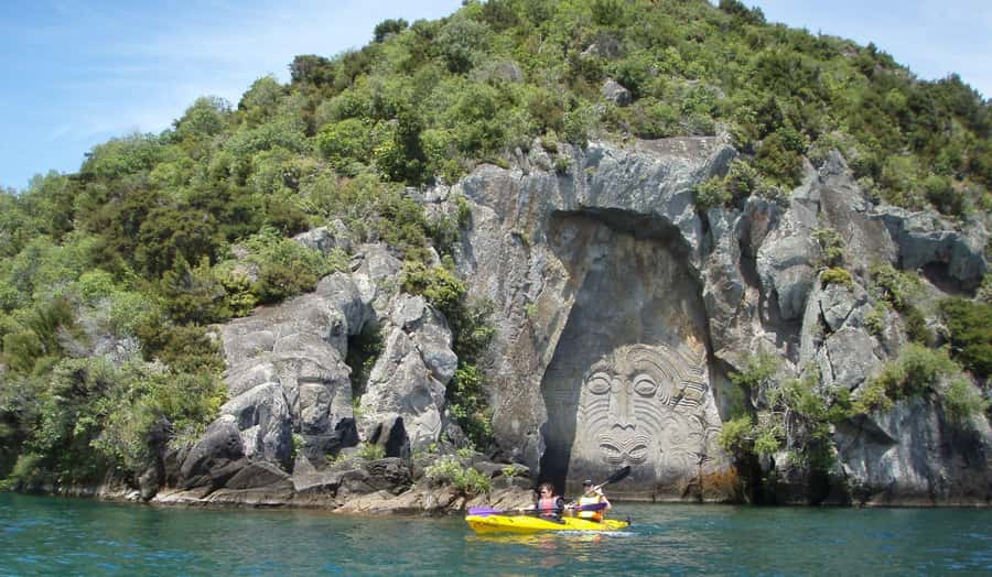 Taupo: Maori Rock Carvings Kayaking Tour - Paddling Lake Taupo: the 4-hour rhythm you’ll actually feel