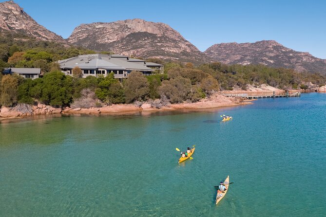 The Freycinet Paddle - Timing and Light: Morning vs Evening Paddles