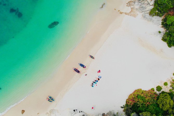 The Lisbon Kayak Day Tour (transport & picnic at beach) - Beachside picnic lunch, drinks, and downtime that’s actually useful