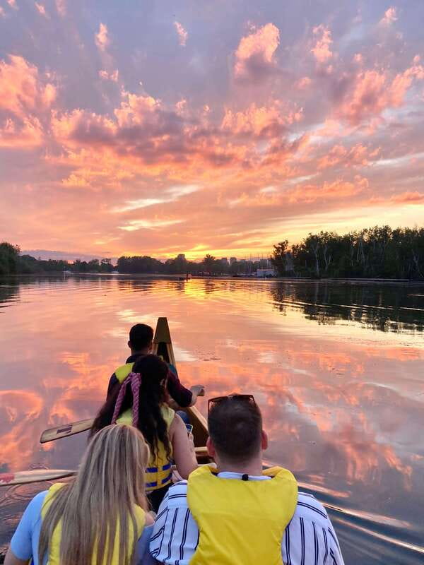 Toronto Islands: Sunset Canoe Tour - On the water: what the route feels like in motion