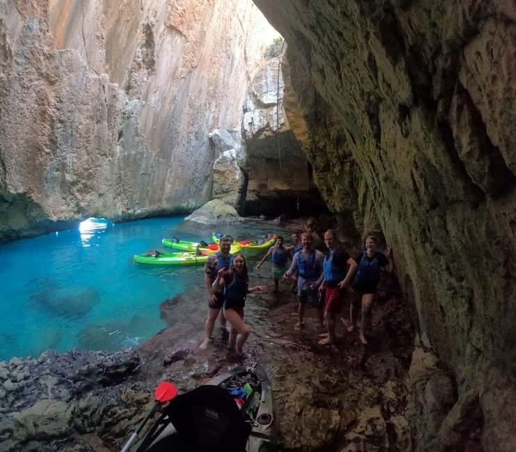 Tour kayak Moraira - Benitatxell (Cala Moraig) - Cala Testos: crystal-clear water plus a photo stop