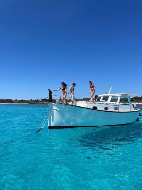 Traditional boat 10 beaches in the south of Menorca. Snorkeling, SUP and drinks - Small-group pace and the captain style you want