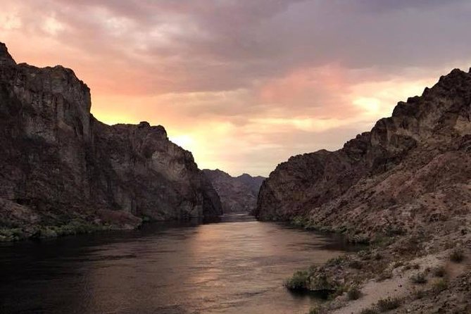 Twilight Black Canyon Kayak Tour with Bonfire Experience - What to bring (and what not to forget) if you want a smooth trip