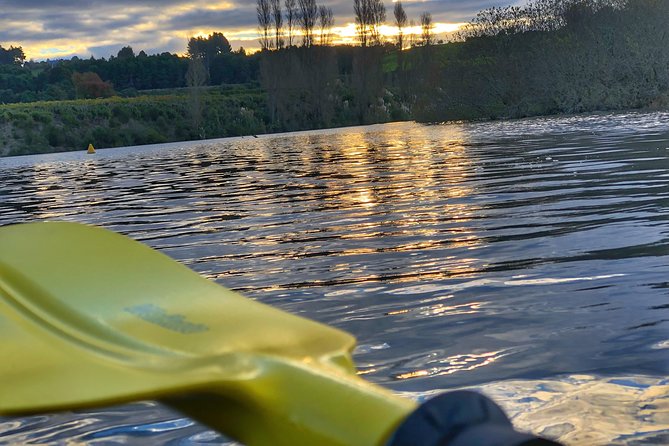 Twilight Glowworm Kayak Tour – Lake Karapiro - Riverside Adventures Waikato: your gear, your comfort, your job