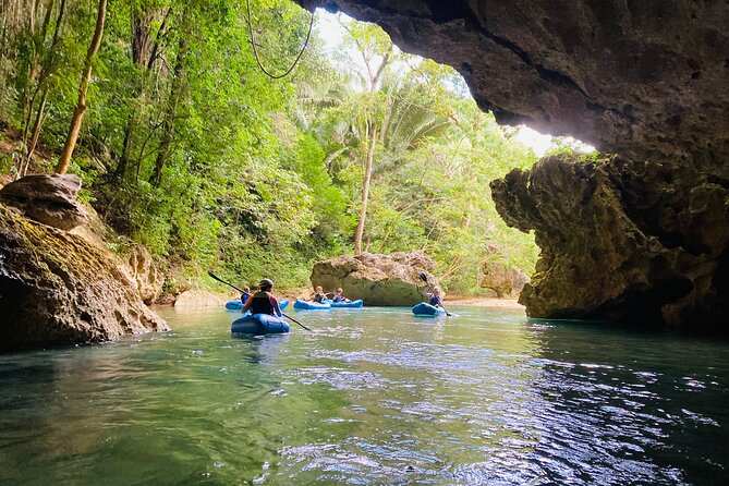 Ultimate Cave Kayaking Adventure in Belize - Stop 1: Nohoch Che’en Caves Branch Archaeological Reserve