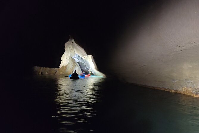 Ultimate Cave Kayaking Adventure in Belize - Safety and Comfort: Fitness, Weight Limits, and Claustrophobia