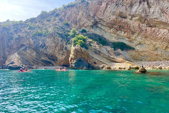 Uncharted Marine Reserve Cave, Snorkel & Cliff Jumping Kayak Tour - Snorkeling expectations: sea cave photos vs. what you feel underwater