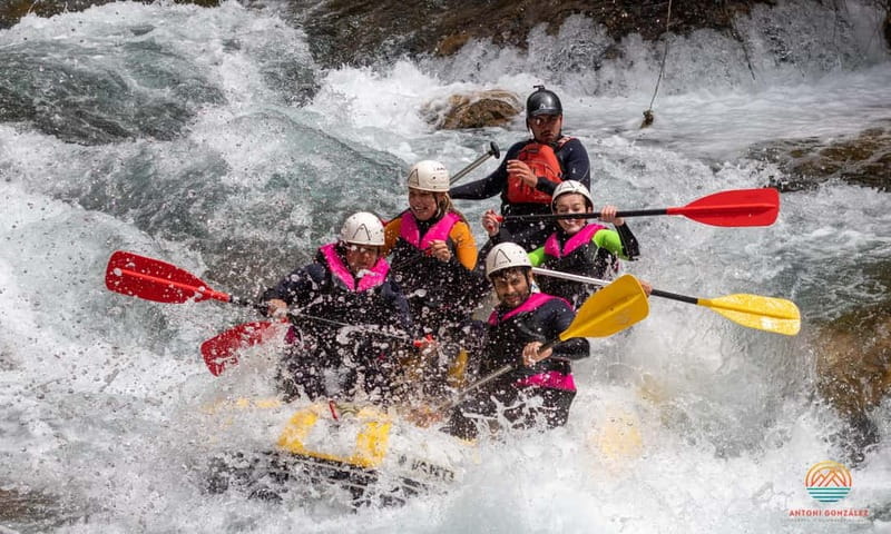 Valencia–Montanejos: Hiking/Raft/Kayak/Salto de la Novia - Valencia to Montanejos: a full-day reset with real time in the water