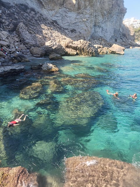 Villajoyosa: Kayak trip - When the weather cooperates: cliffs, rocky nooks, and a real swim