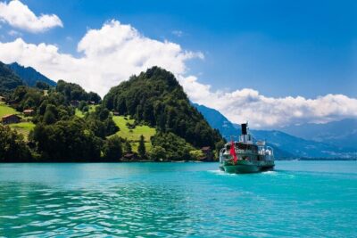 Winter Kayak Tour of the Turquoise Lake Brienz - Key things that make this winter kayak tour different
