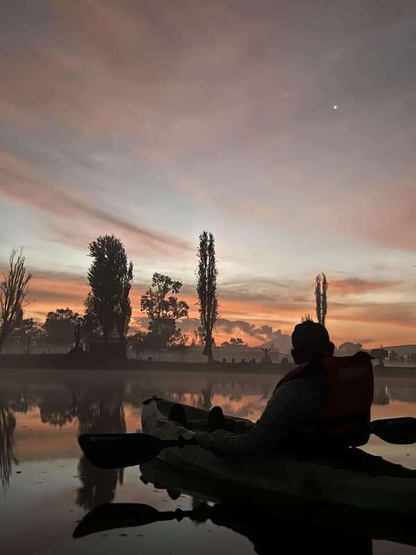 Xochimilco: amanecer en kayak Ciudad de México - Stop-by-stop flow: how the morning unfolds on the water